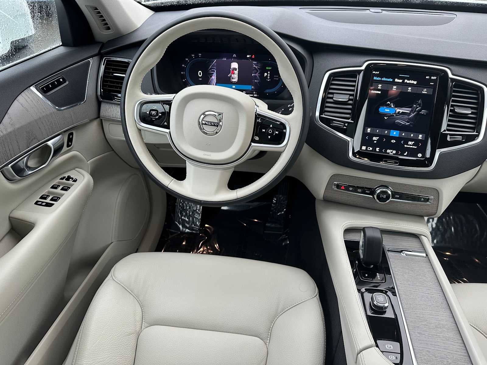 2025 Volvo XC90 Plug-In Hybrid Plus