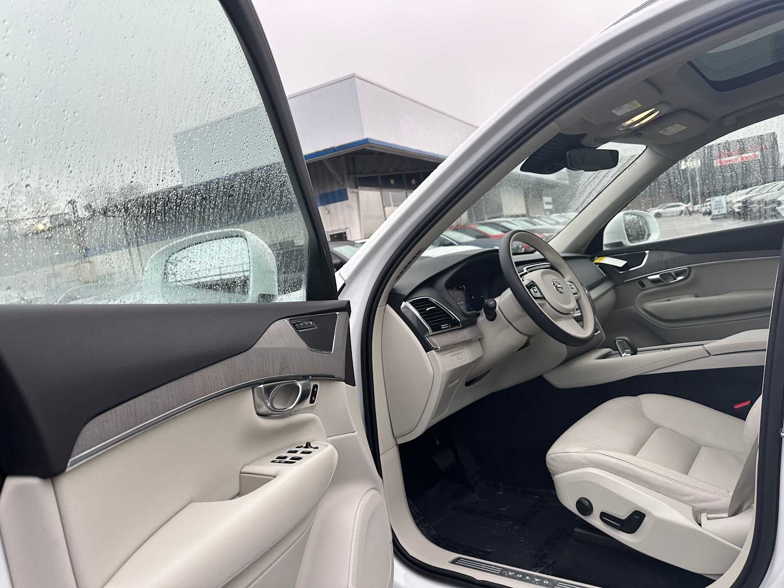 2025 Volvo XC90 Plug-In Hybrid Plus