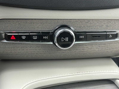 2025 Volvo XC90 Plug-In Hybrid Plus