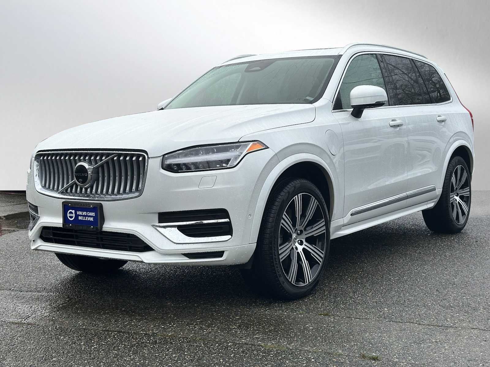 2025 Volvo XC90 Plug-In Hybrid Plus