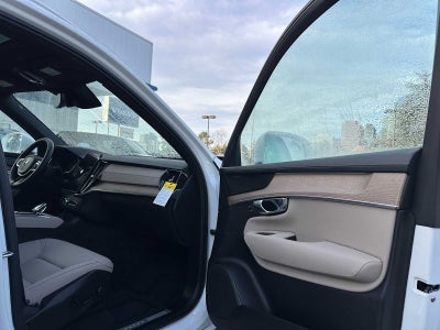 2026 Volvo XC90 Plug-In Hybrid Plus