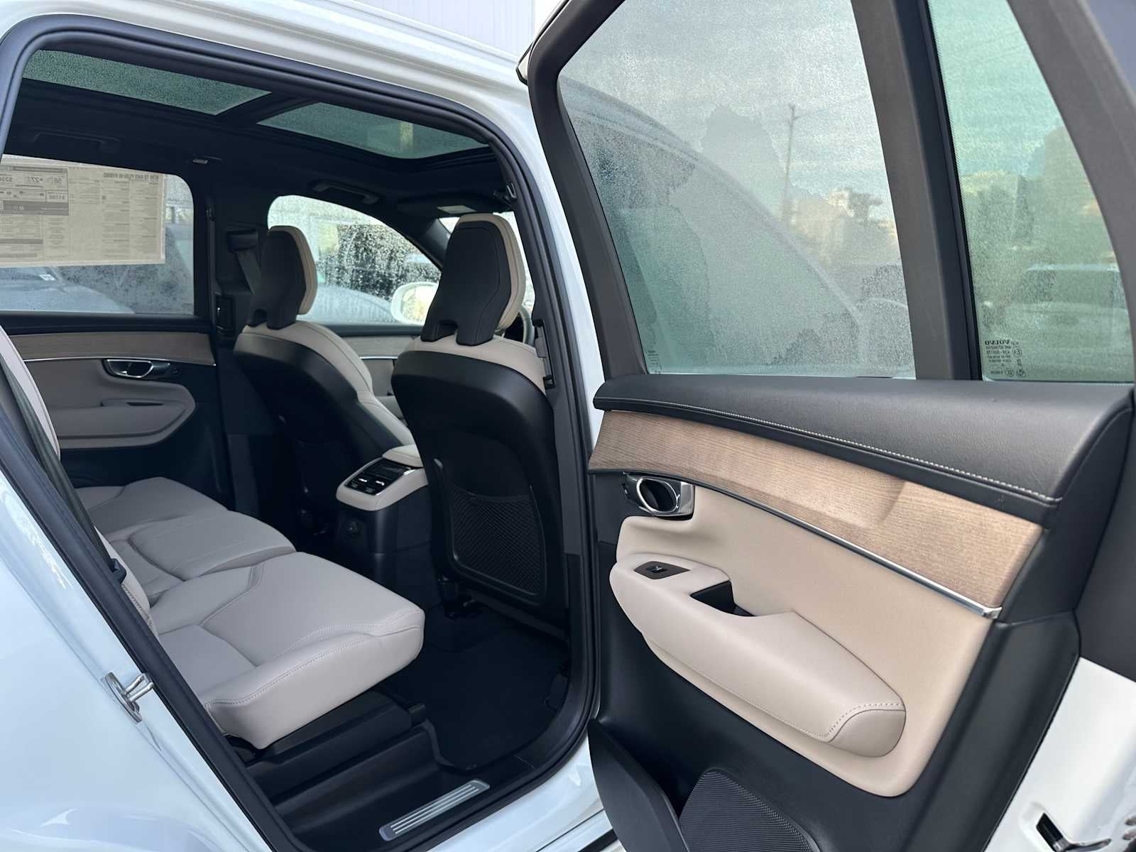 2026 Volvo XC90 Plug-In Hybrid Plus