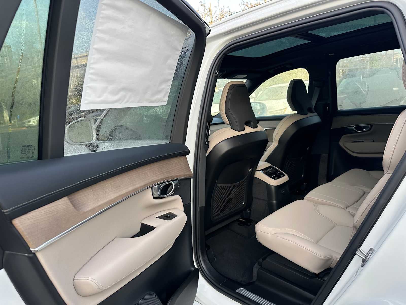 2026 Volvo XC90 Plug-In Hybrid Plus