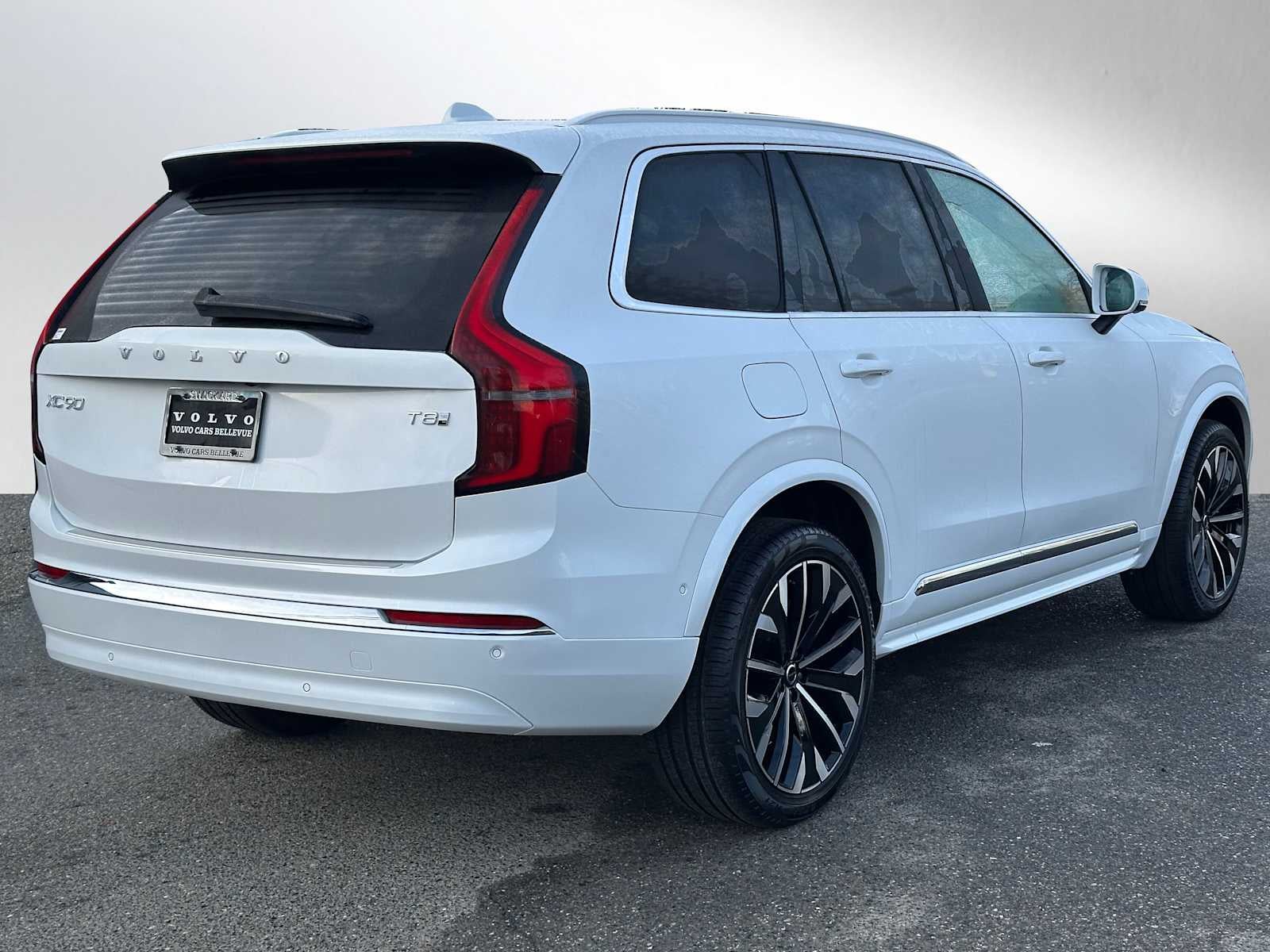 2026 Volvo XC90 Plug-In Hybrid Plus