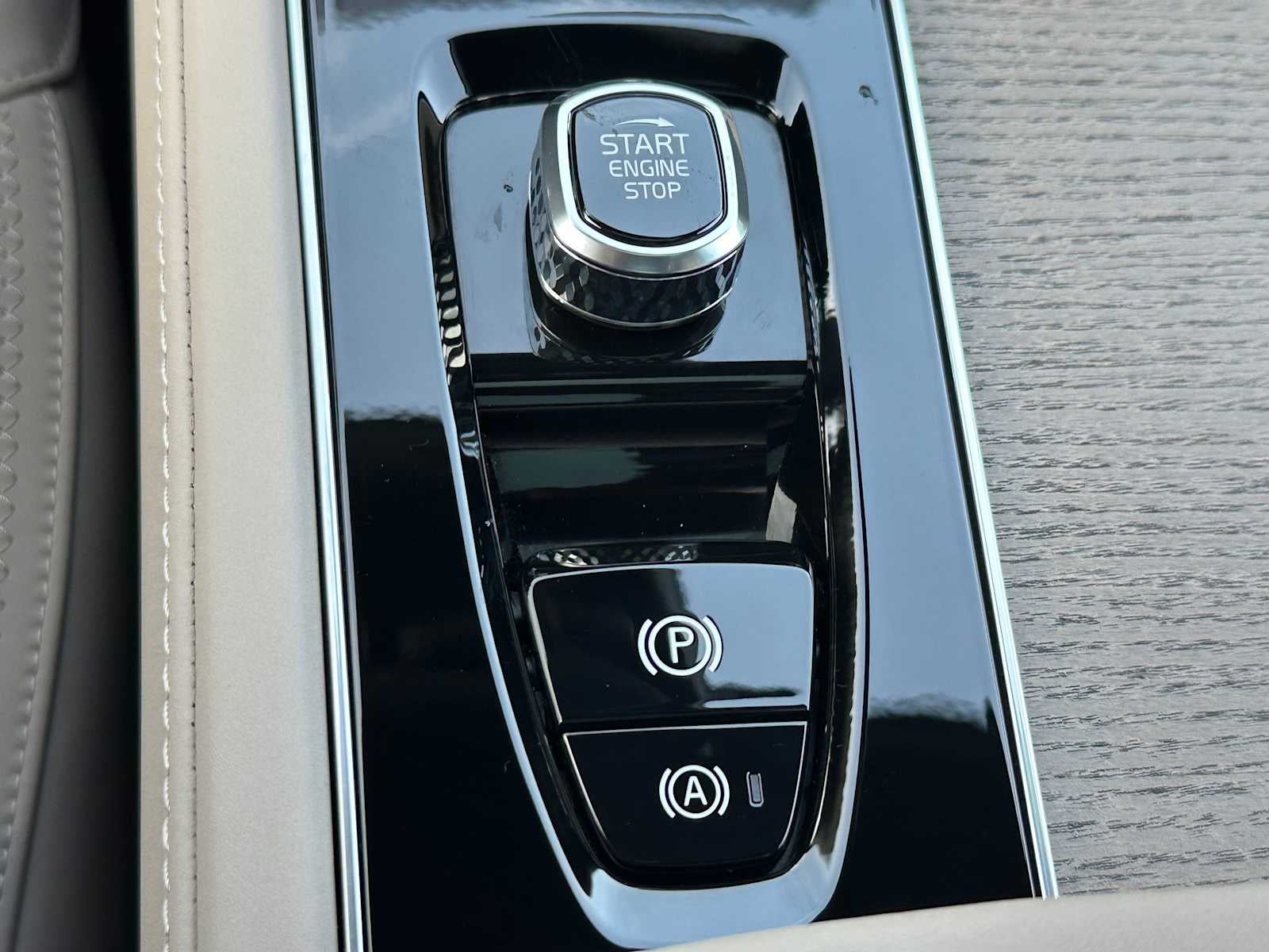 2026 Volvo XC90 Plug-In Hybrid Plus