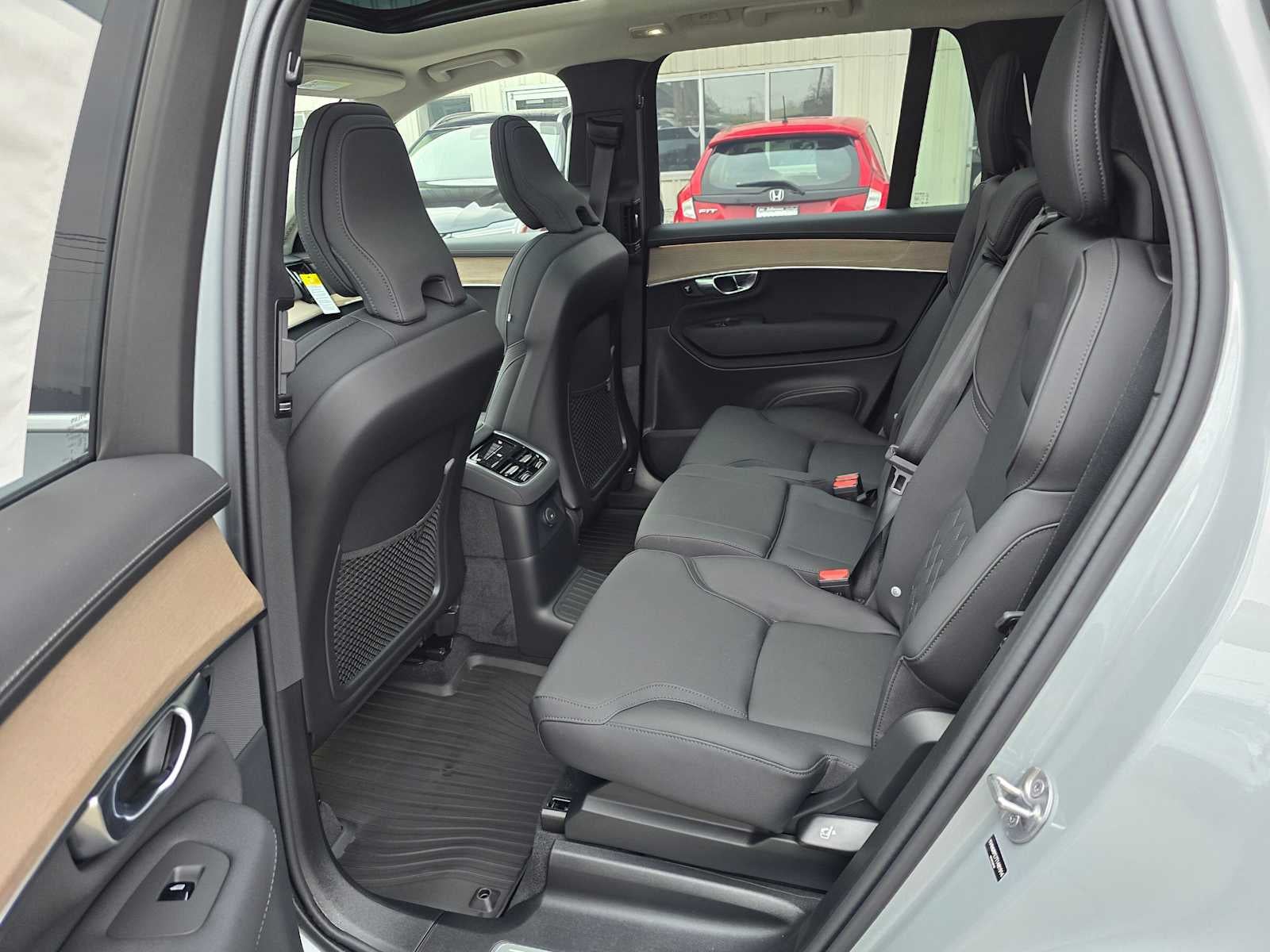 2026 Volvo XC90 Plug-In Hybrid Plus