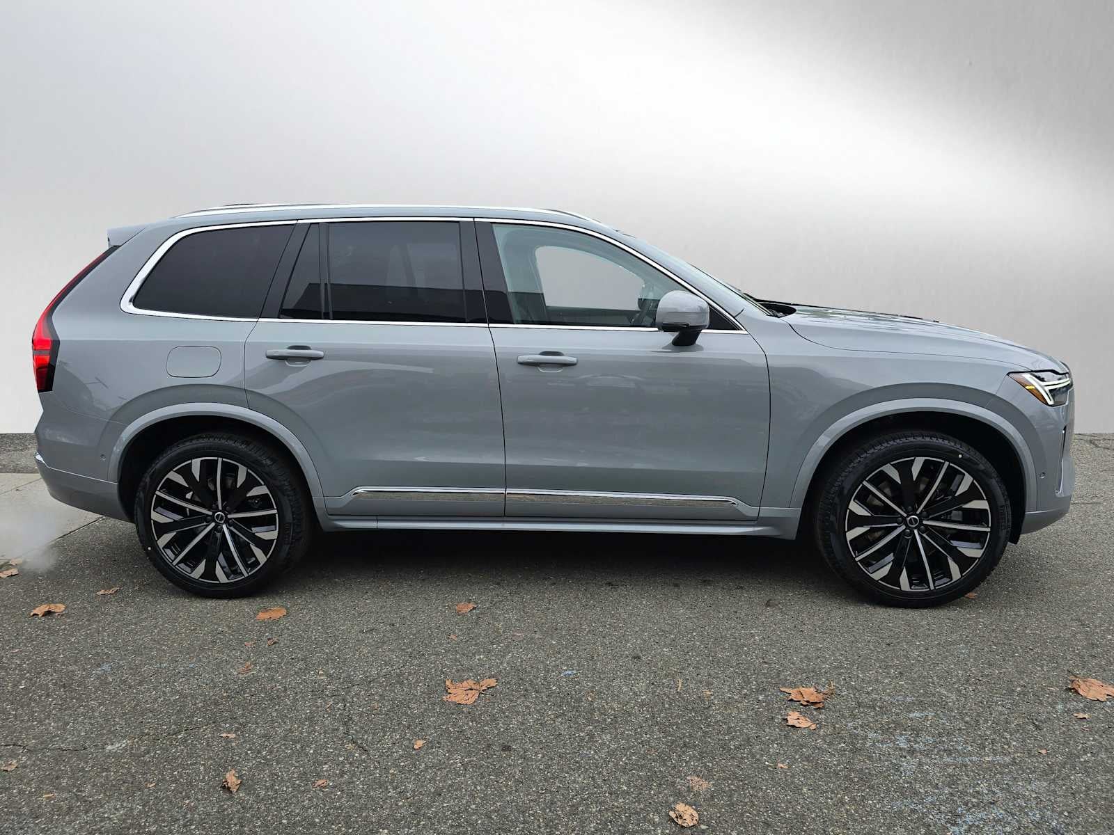 2026 Volvo XC90 Plug-In Hybrid Plus