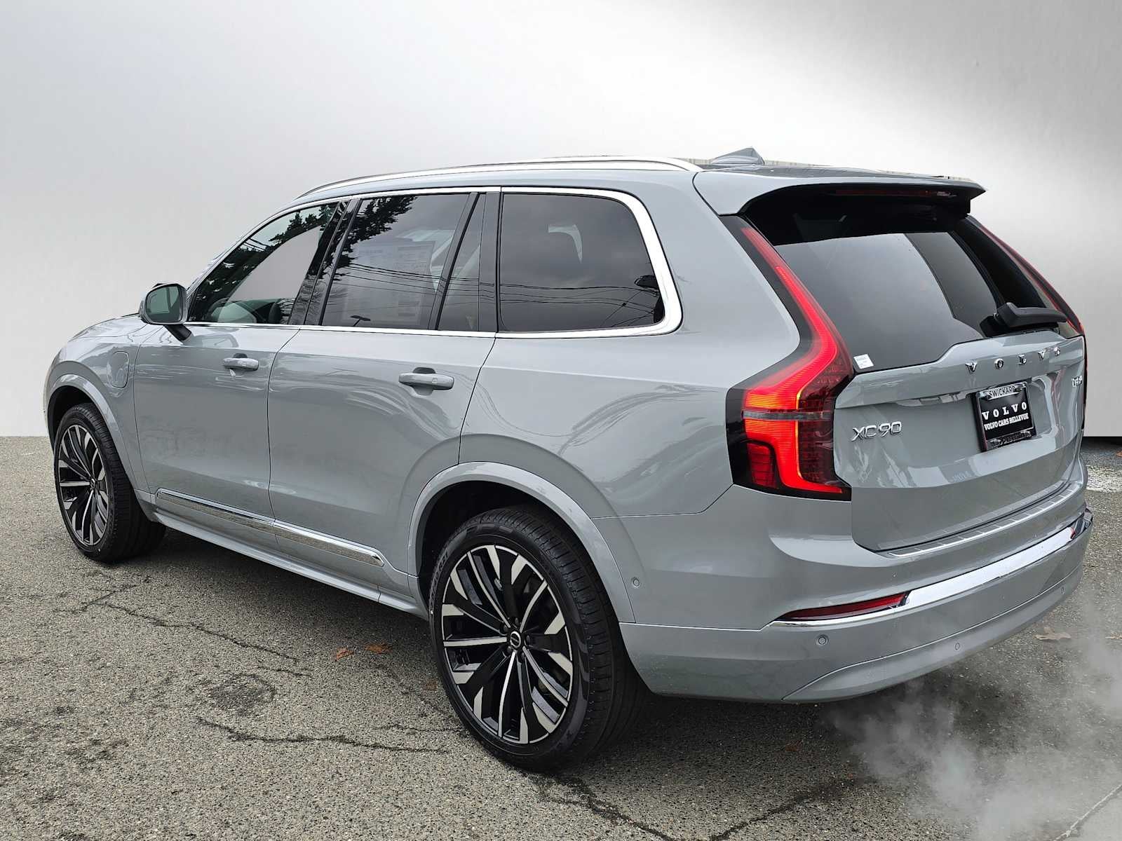 2026 Volvo XC90 Plug-In Hybrid Plus