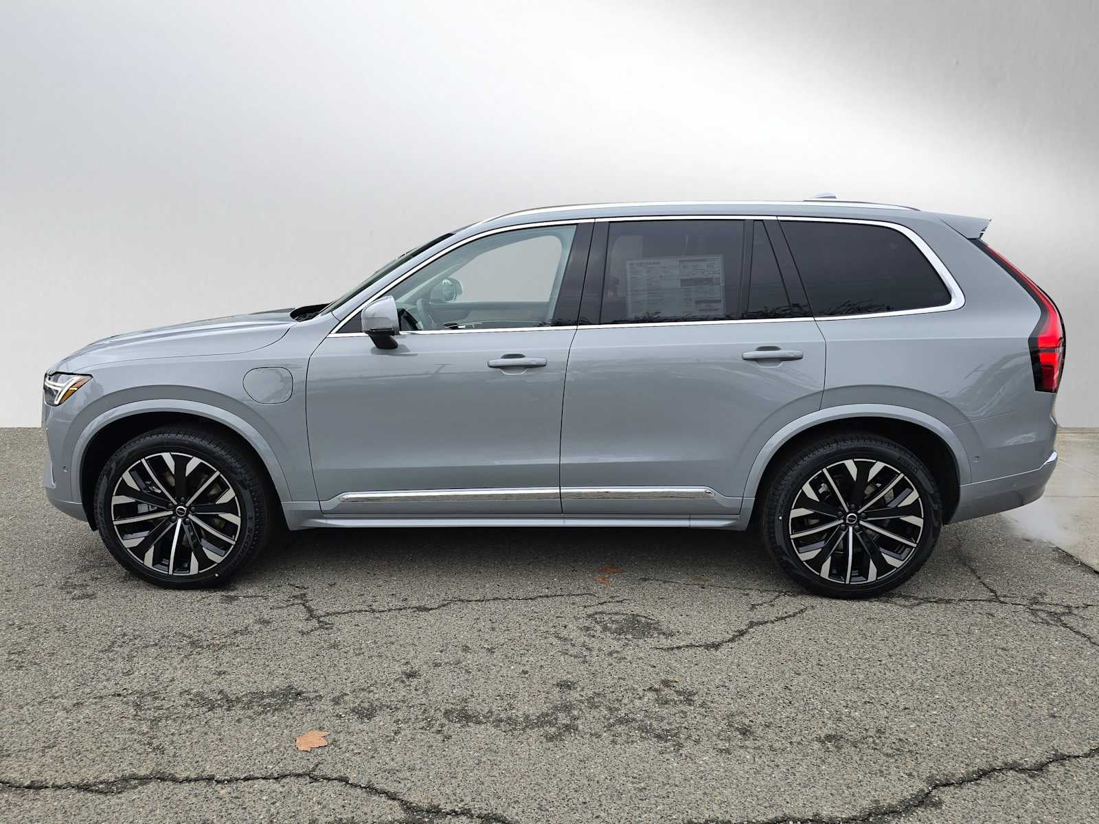 2026 Volvo XC90 Plug-In Hybrid Plus