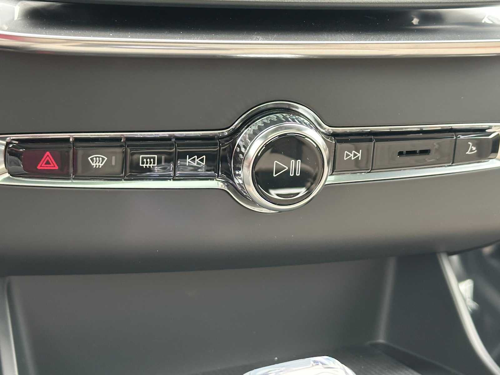 2026 Volvo XC90 Plug-In Hybrid Plus