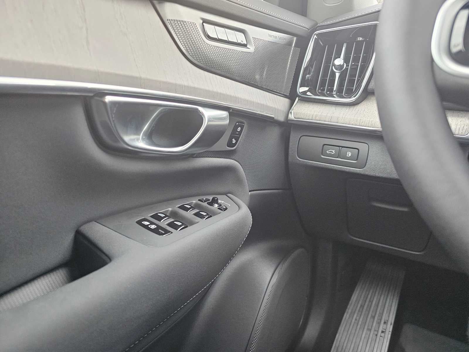 2026 Volvo XC90 Plug-In Hybrid Ultra