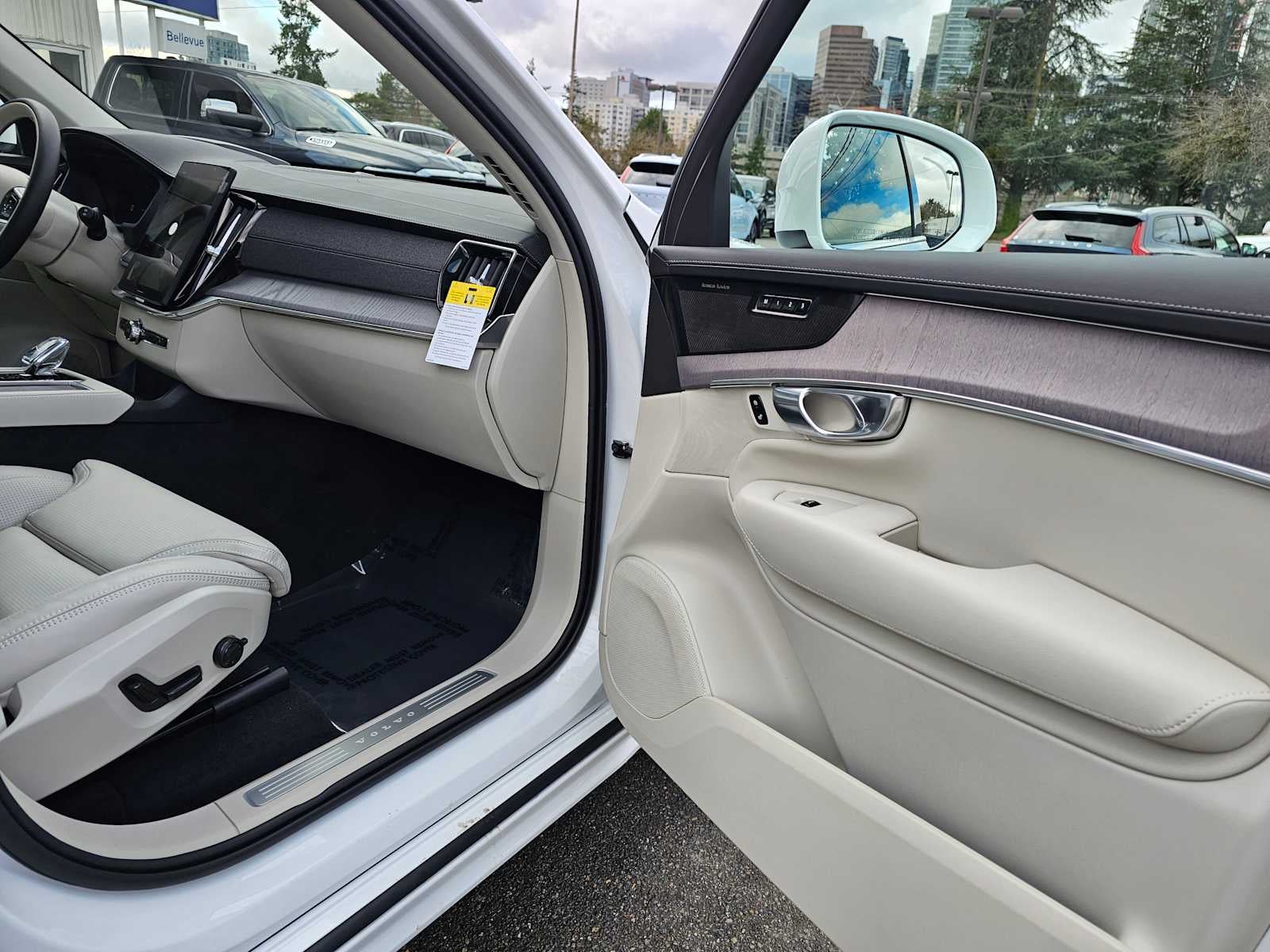 2026 Volvo XC90 Plug-In Hybrid Ultra