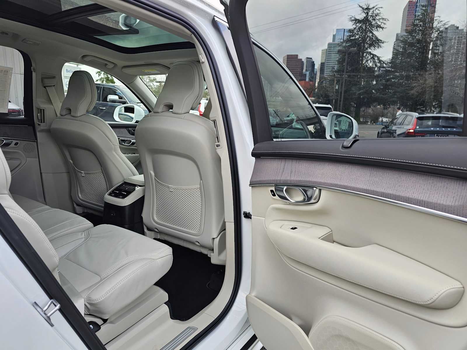 2026 Volvo XC90 Plug-In Hybrid Ultra