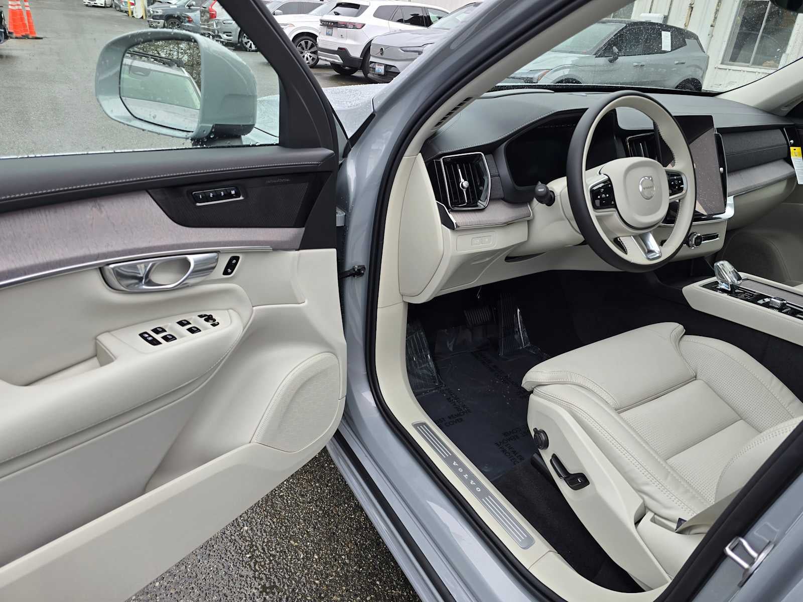 2026 Volvo XC90 Plug-In Hybrid Ultra