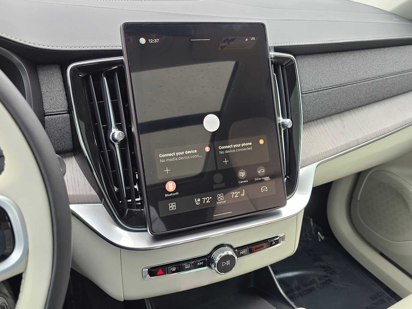 2026 Volvo XC90 Plug-In Hybrid Ultra