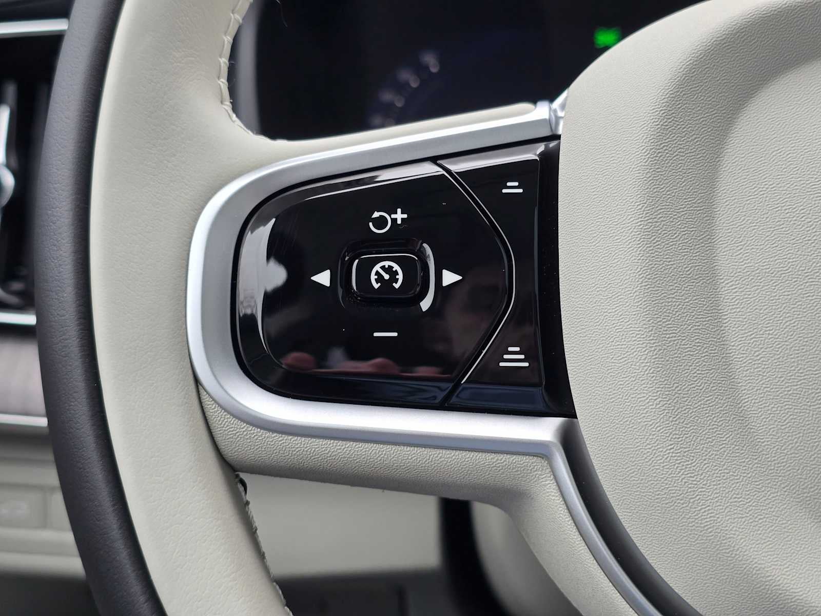 2026 Volvo XC90 Plug-In Hybrid Ultra