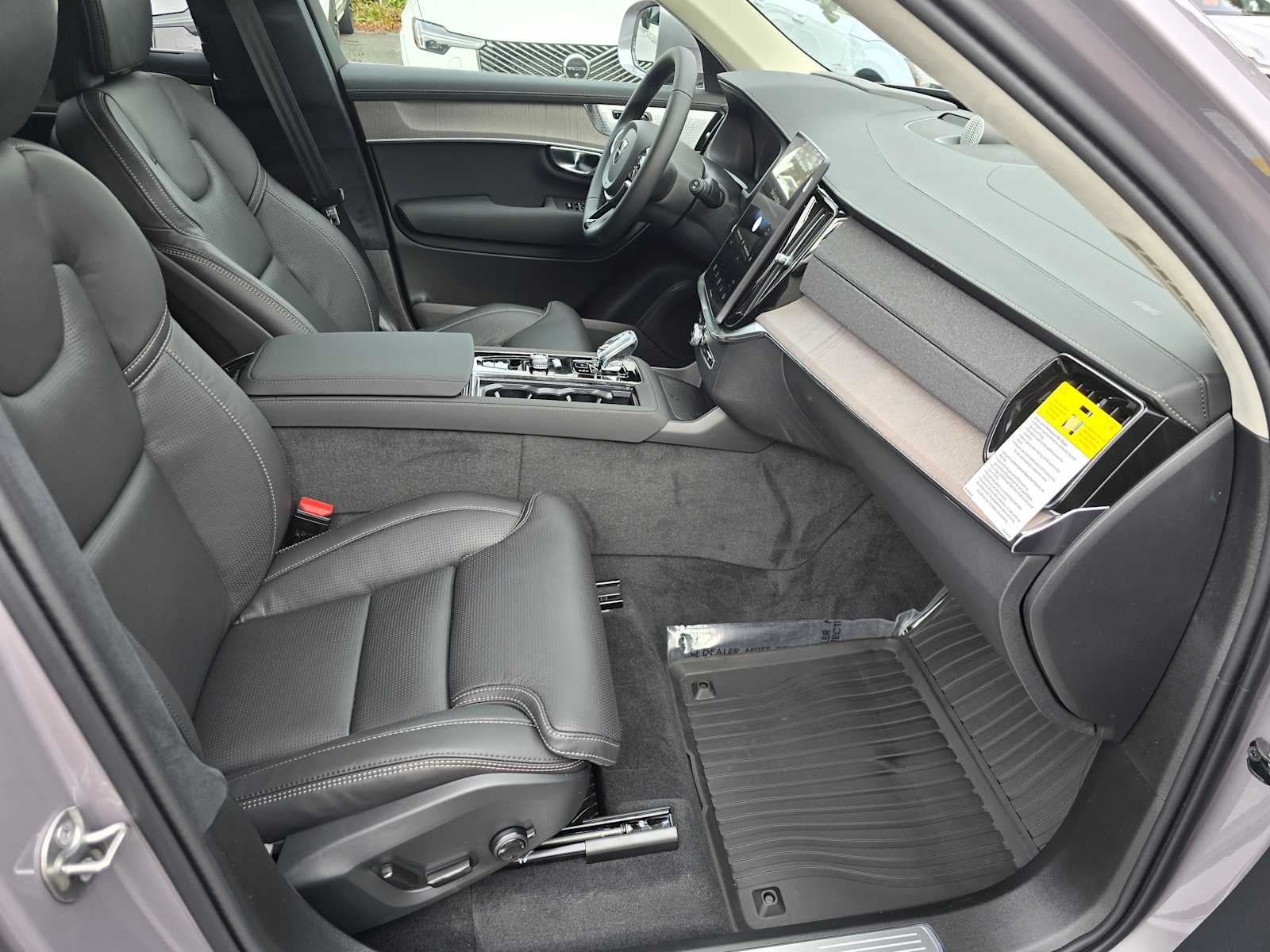 2026 Volvo XC90 Plug-In Hybrid Ultra