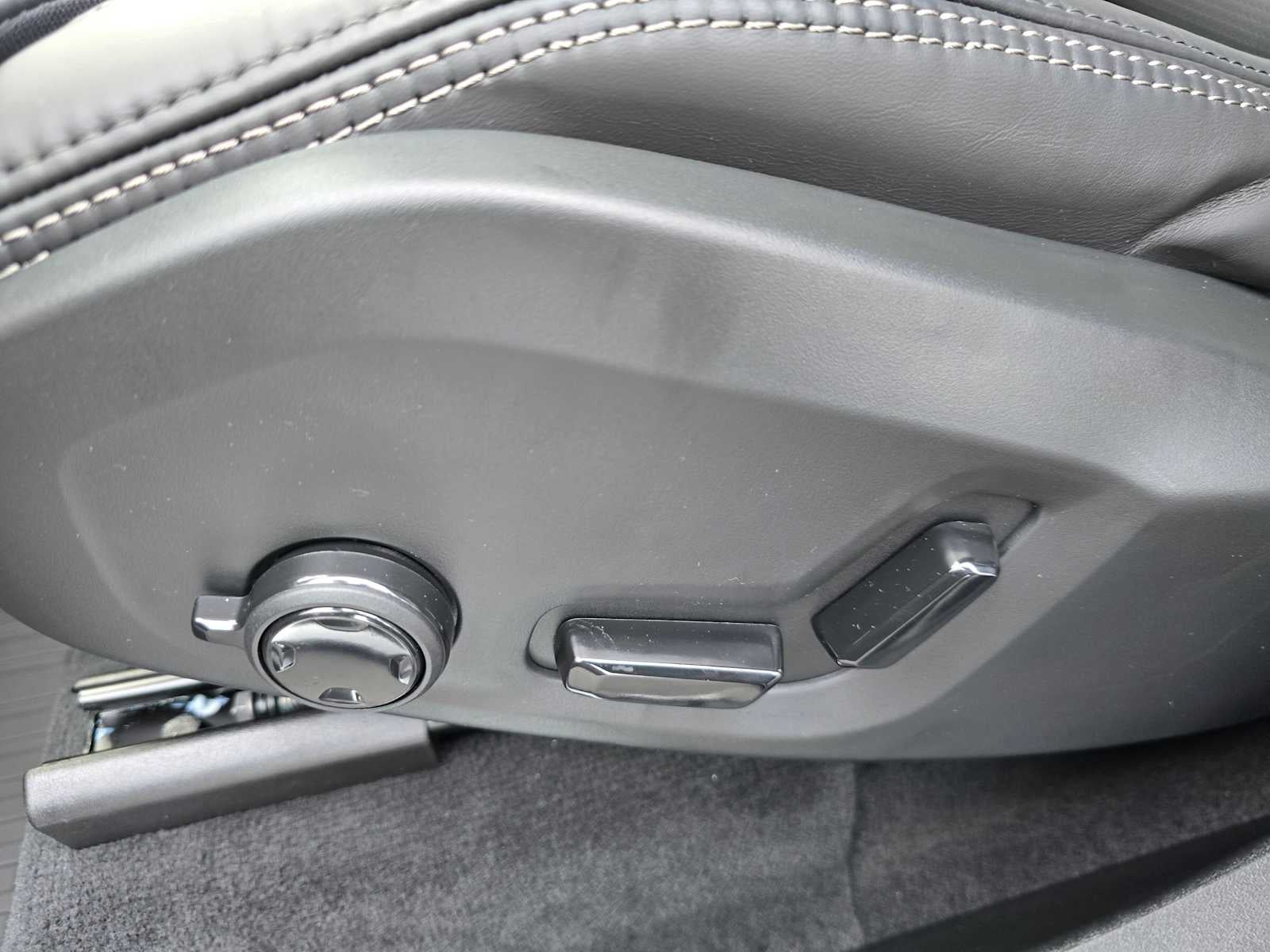 2026 Volvo XC90 Plug-In Hybrid Ultra