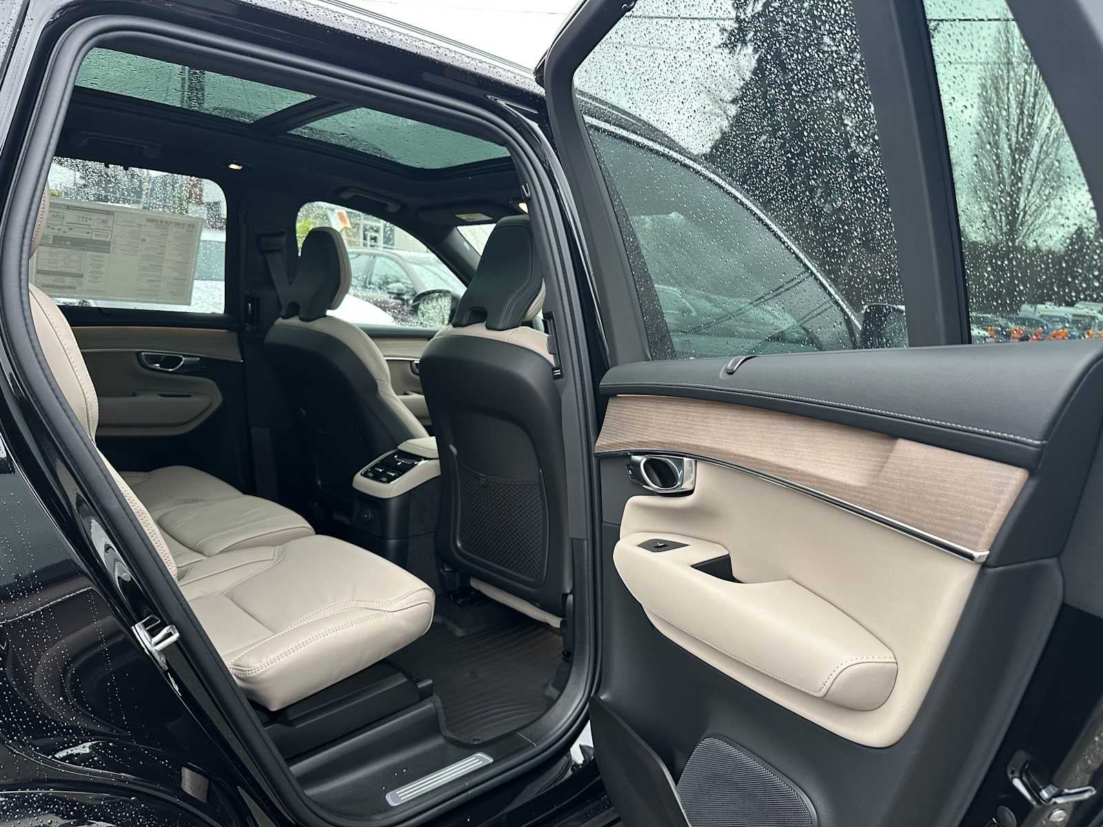 2026 Volvo XC90 Plug-In Hybrid Ultra