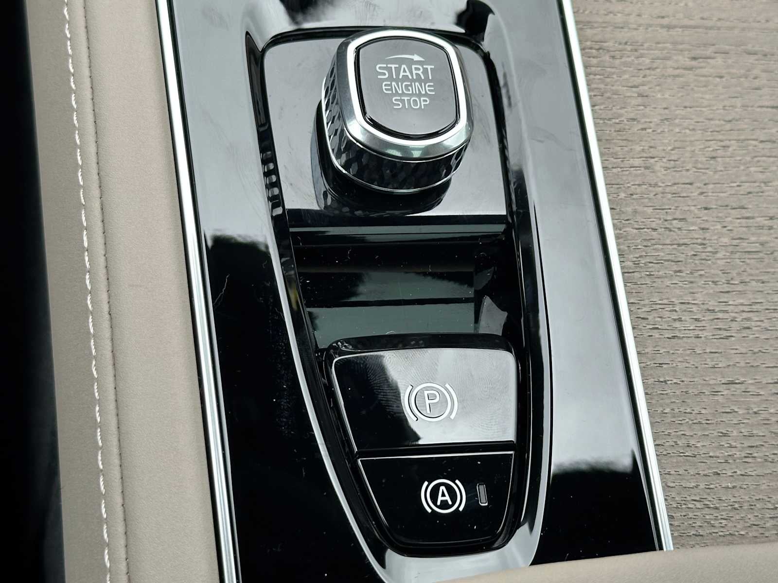 2026 Volvo XC90 Plug-In Hybrid Ultra