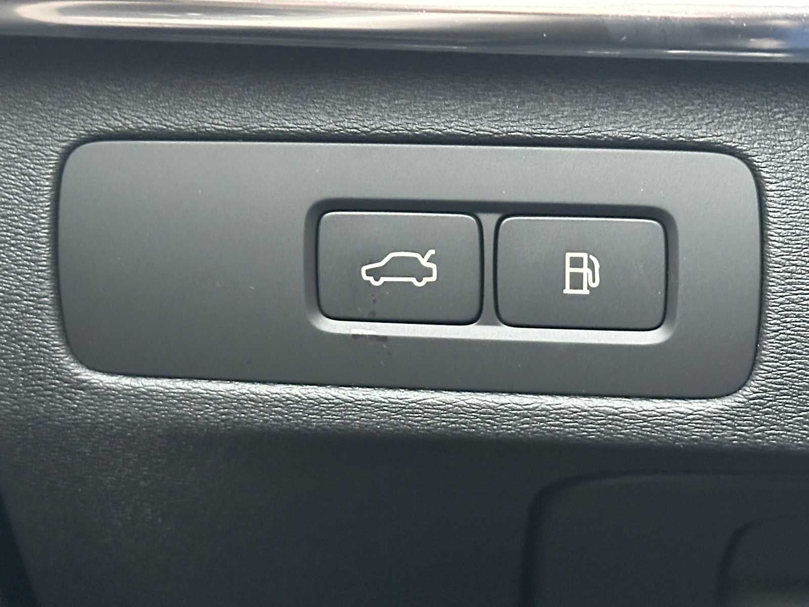 2026 Volvo XC90 Plug-In Hybrid Ultra