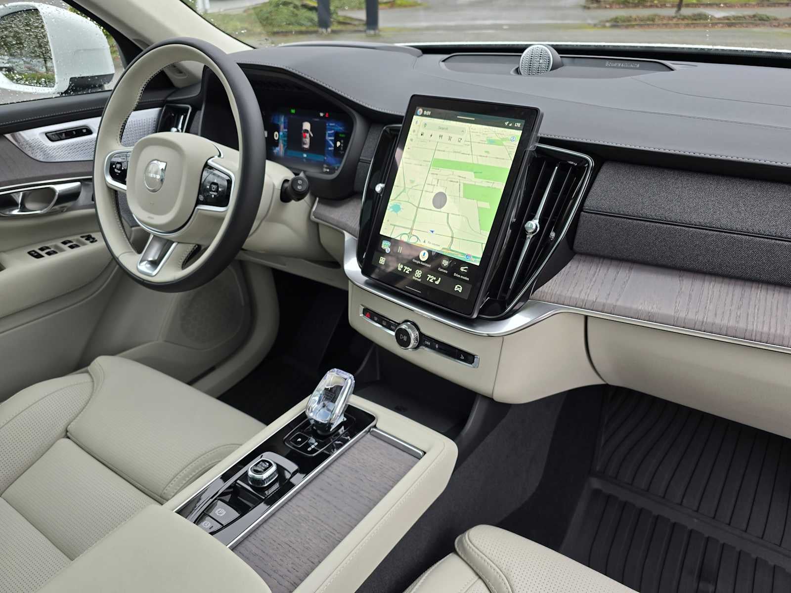 2026 Volvo XC90 Plug-In Hybrid Ultra