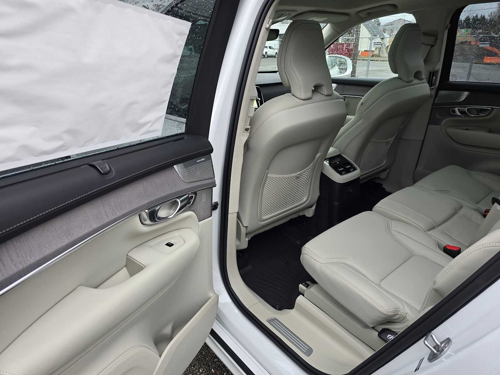 2026 Volvo XC90 Plug-In Hybrid Ultra