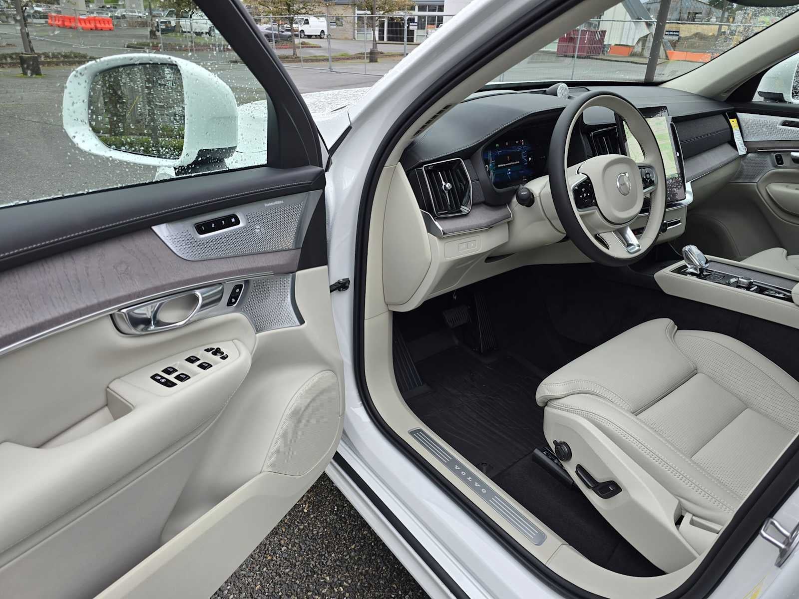 2026 Volvo XC90 Plug-In Hybrid Ultra