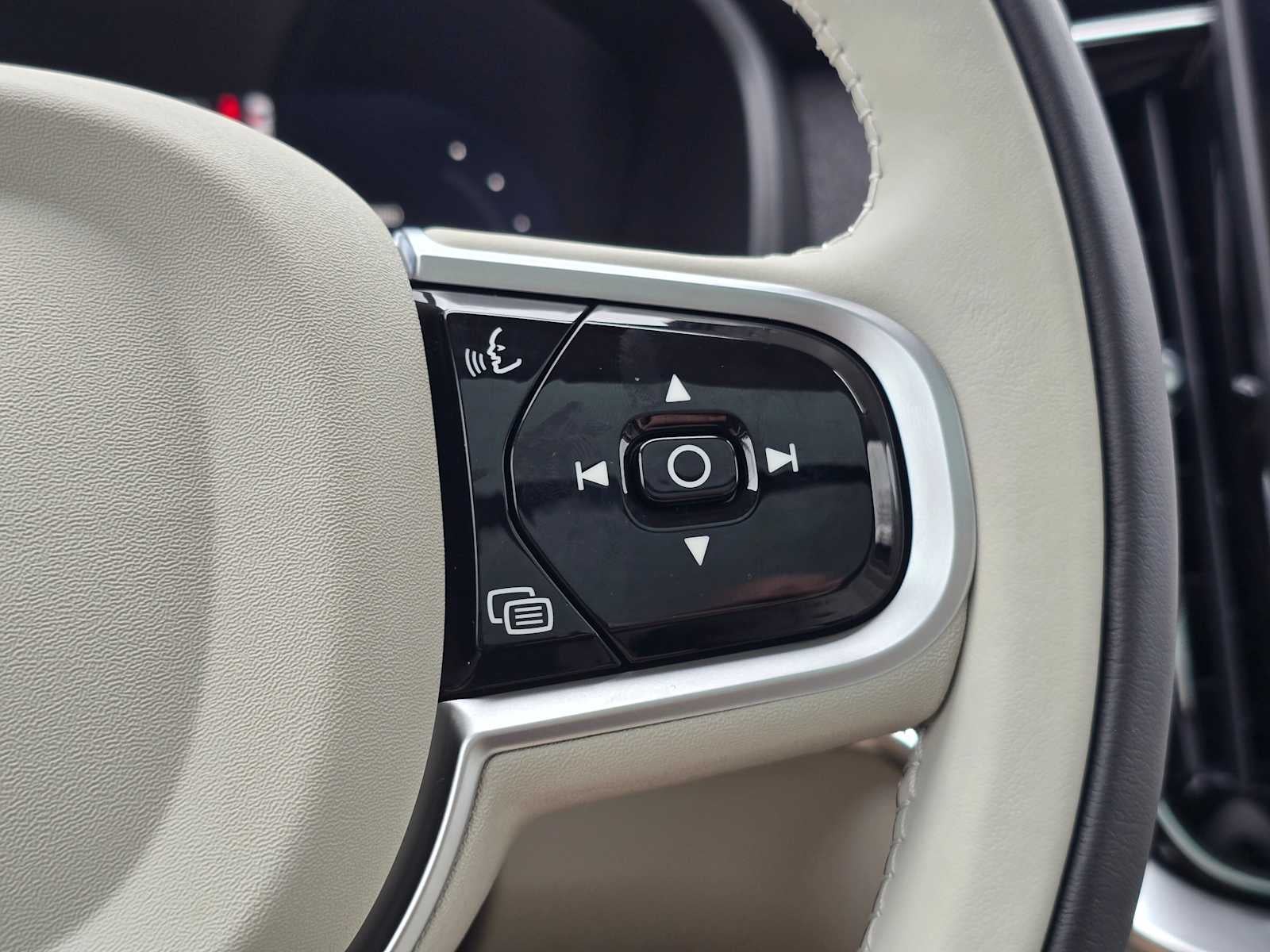 2026 Volvo XC90 Plug-In Hybrid Ultra