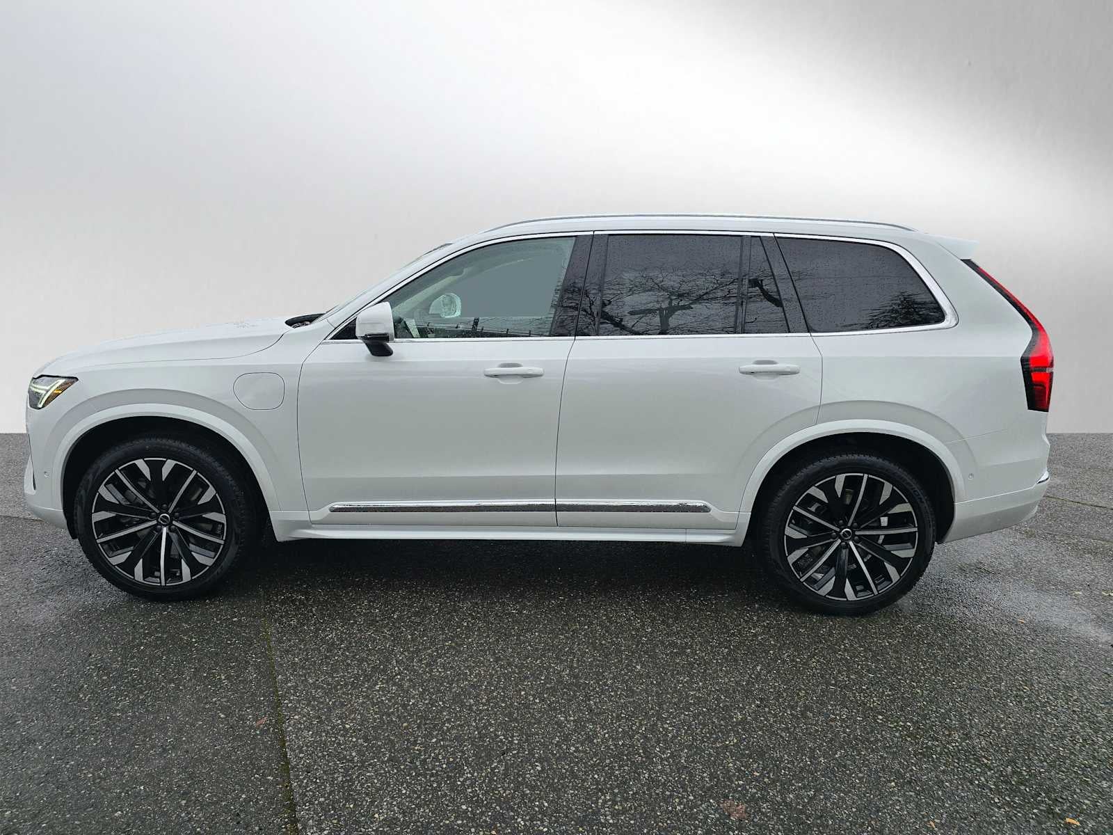 2026 Volvo XC90 Plug-In Hybrid Ultra