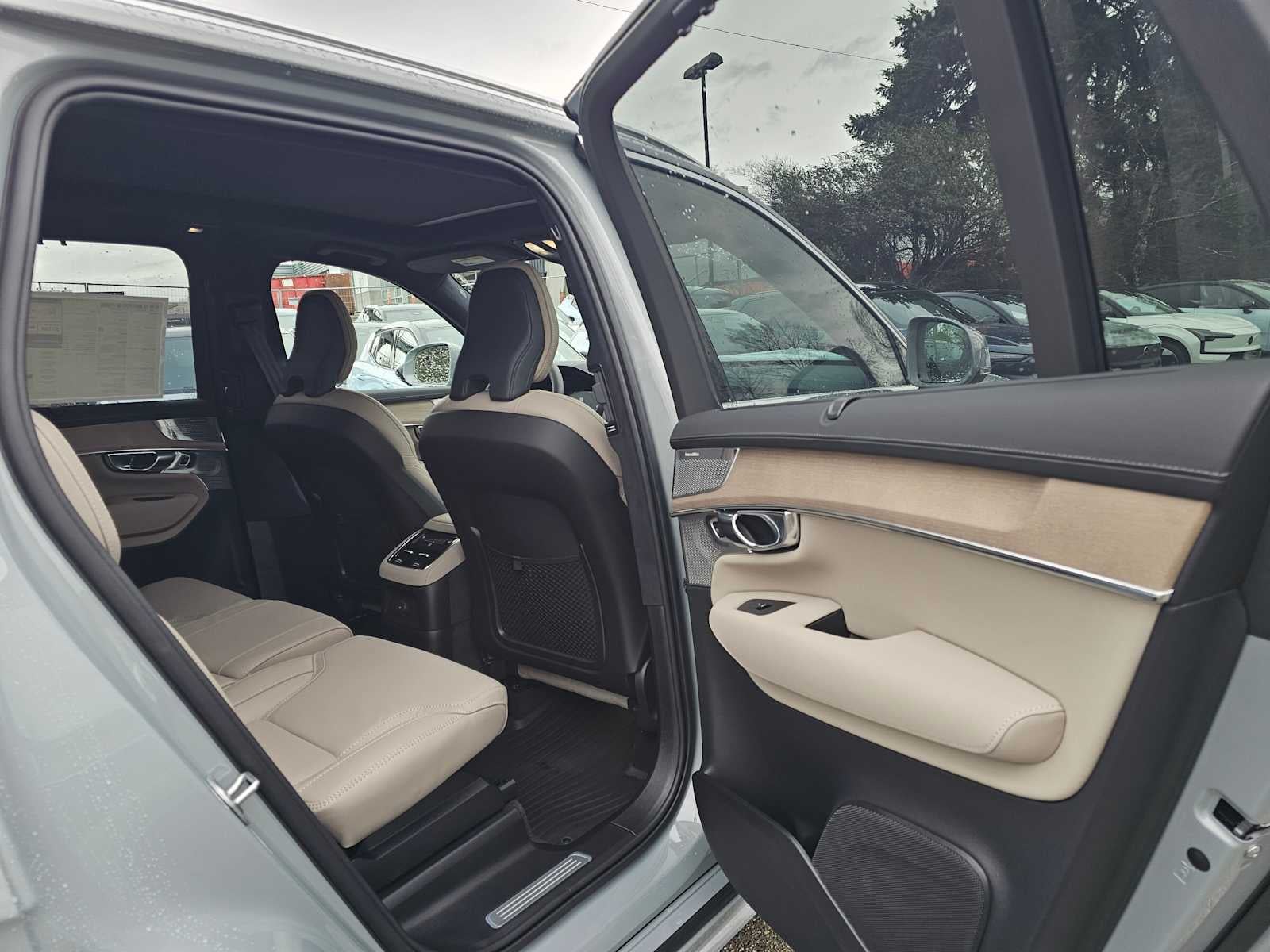 2026 Volvo XC90 Plug-In Hybrid Ultra