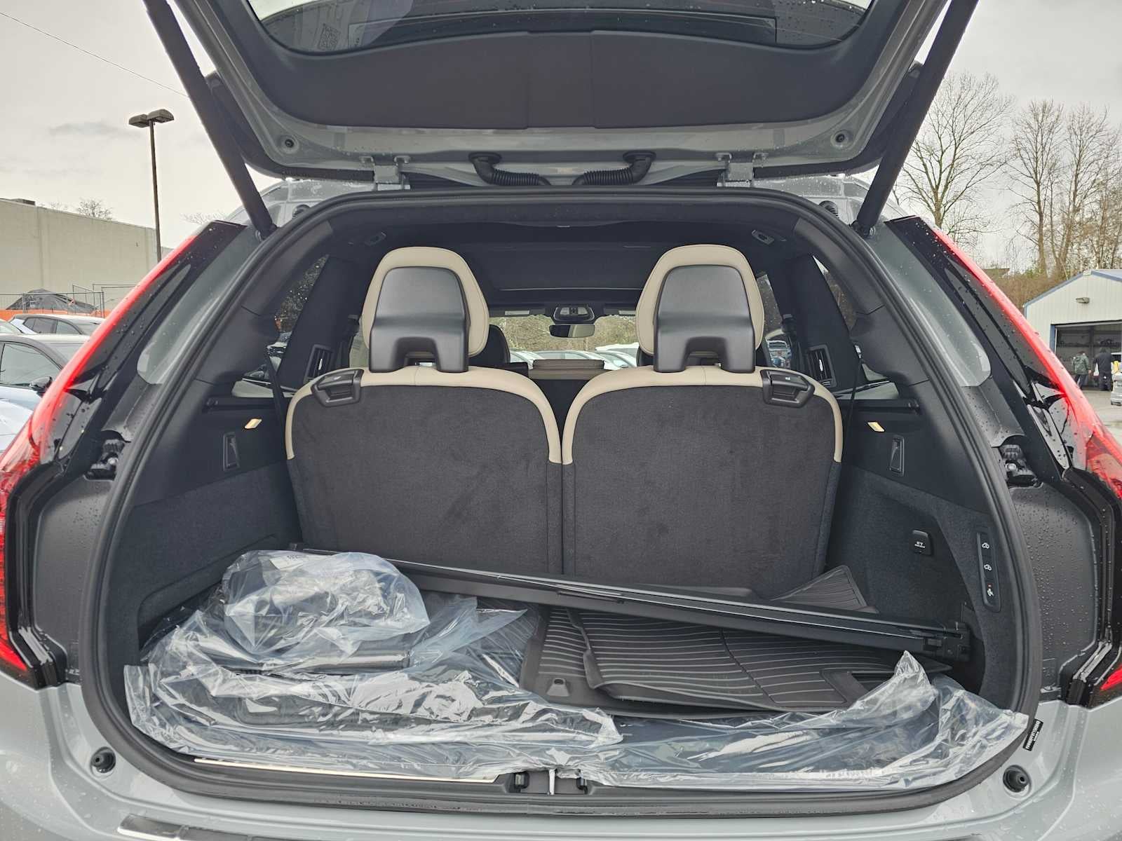 2026 Volvo XC90 Plug-In Hybrid Ultra