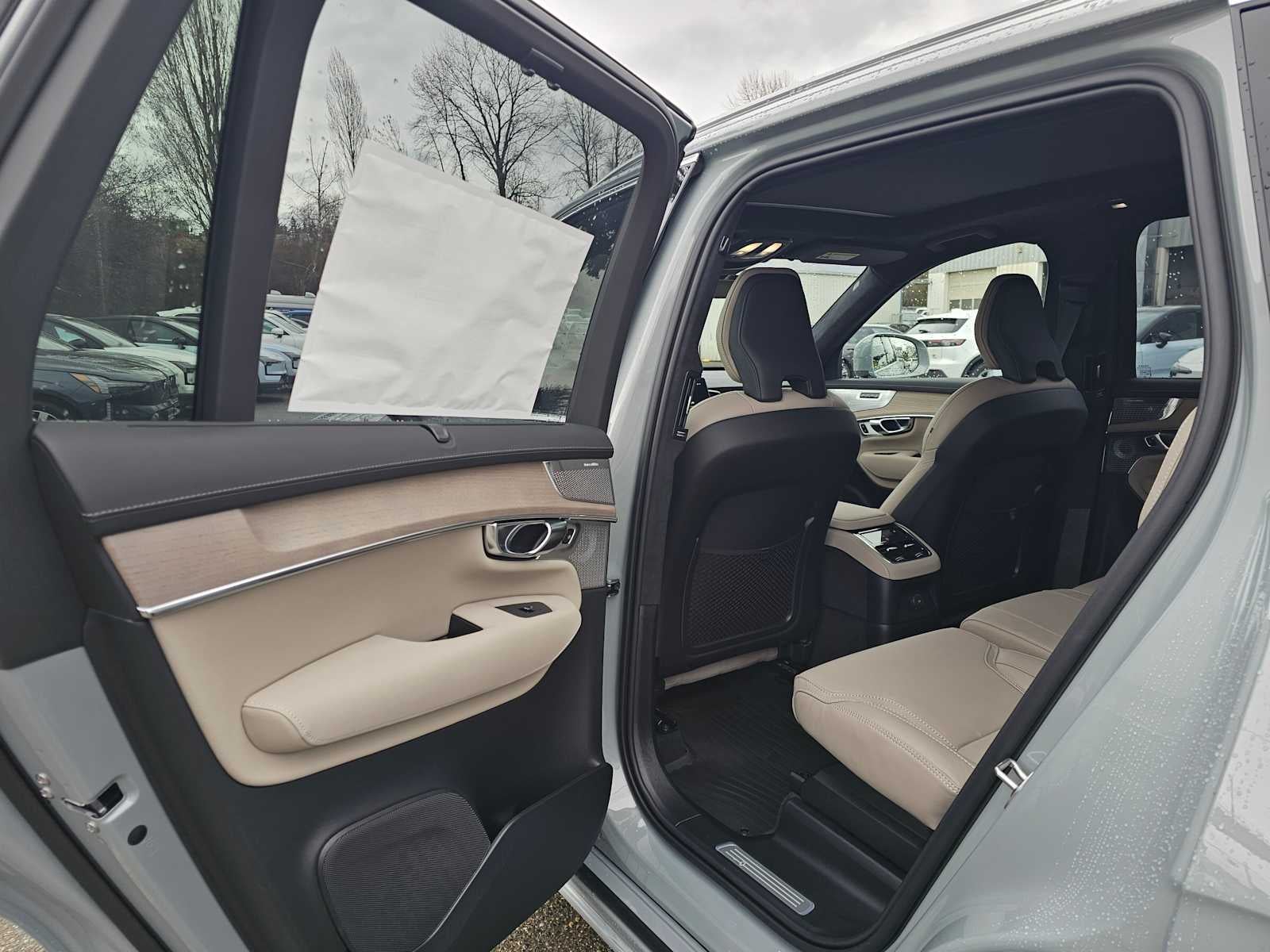 2026 Volvo XC90 Plug-In Hybrid Ultra