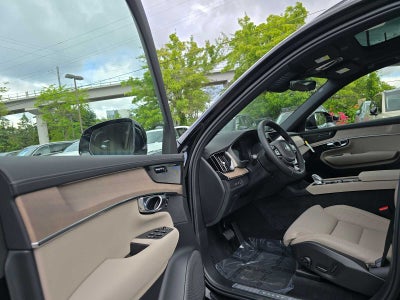 2026 Volvo XC90 Plug-In Hybrid Ultra