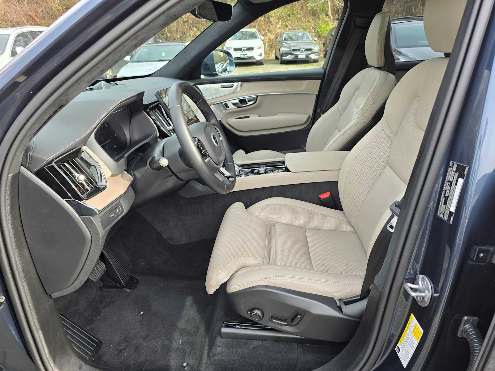 2025 Volvo XC90 Plug-In Hybrid Ultra