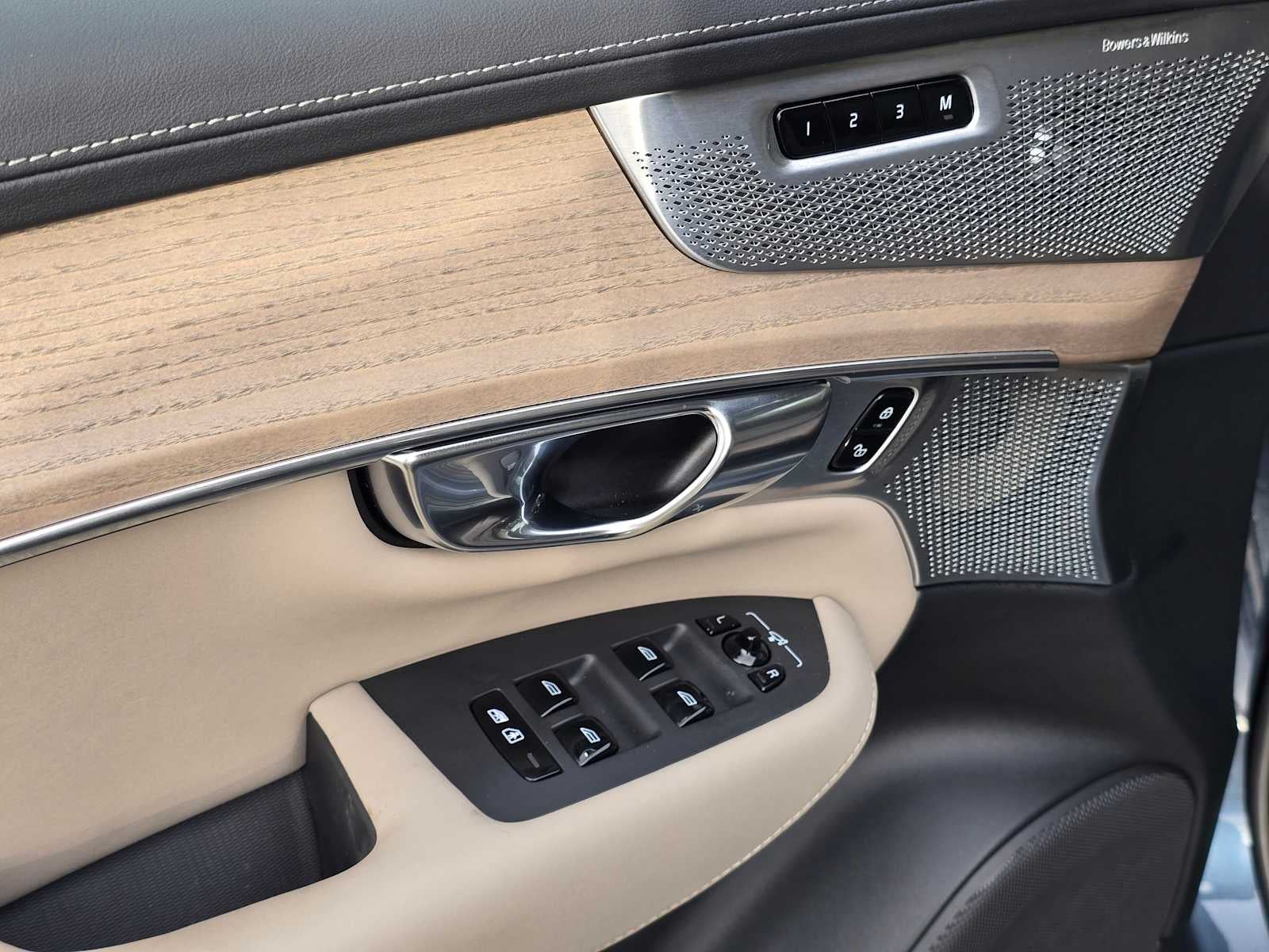 2025 Volvo XC90 Plug-In Hybrid Ultra