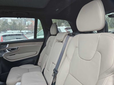 2026 Volvo XC90 Plug-In Hybrid Ultra Dark Theme