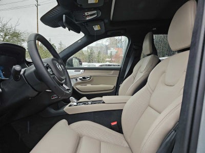 2026 Volvo XC90 Plug-In Hybrid Ultra Dark Theme