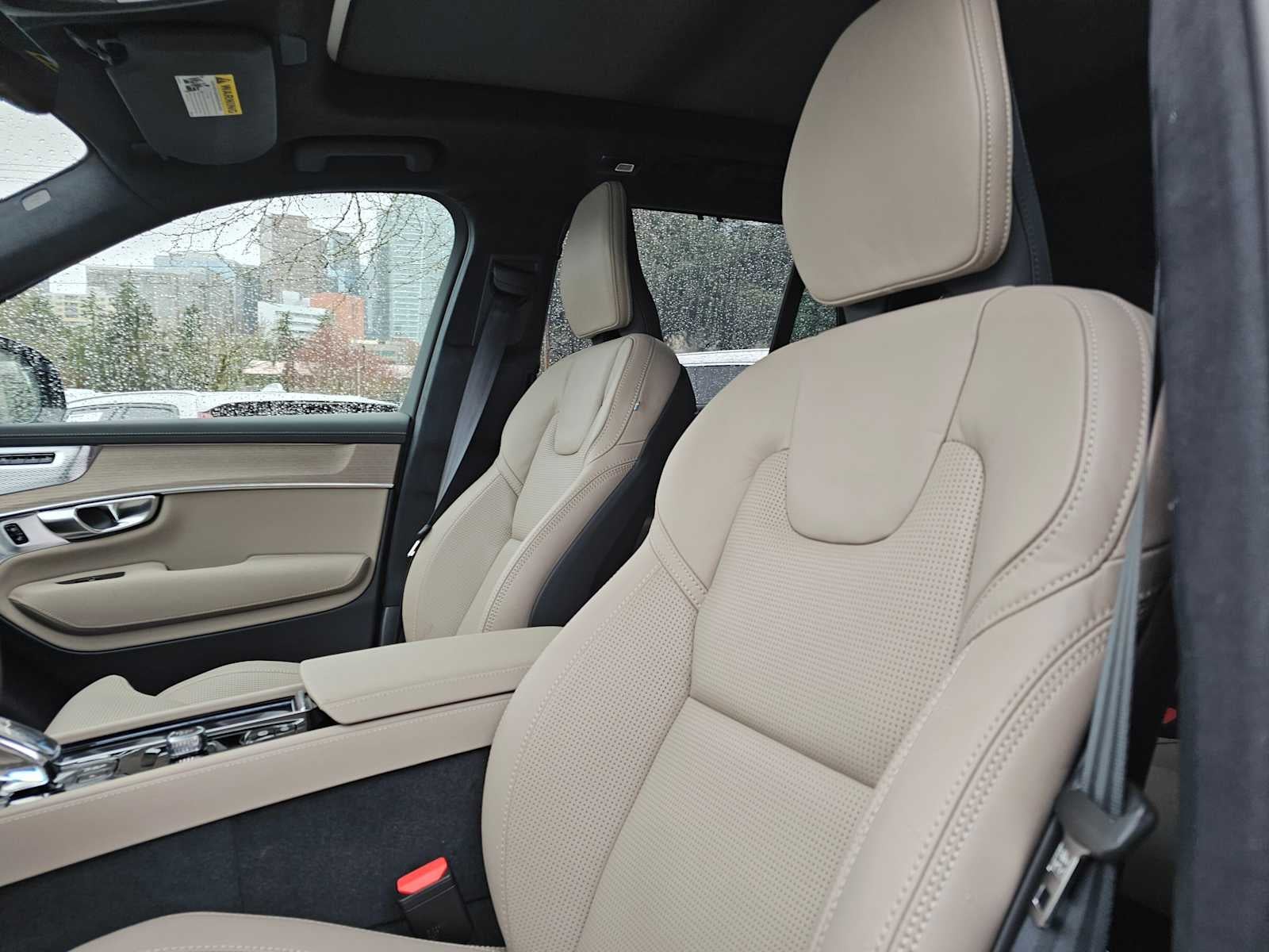 2026 Volvo XC90 Plug-In Hybrid Ultra Dark Theme