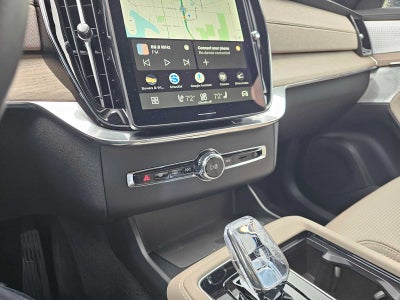 2026 Volvo XC90 Plug-In Hybrid Ultra Dark Theme