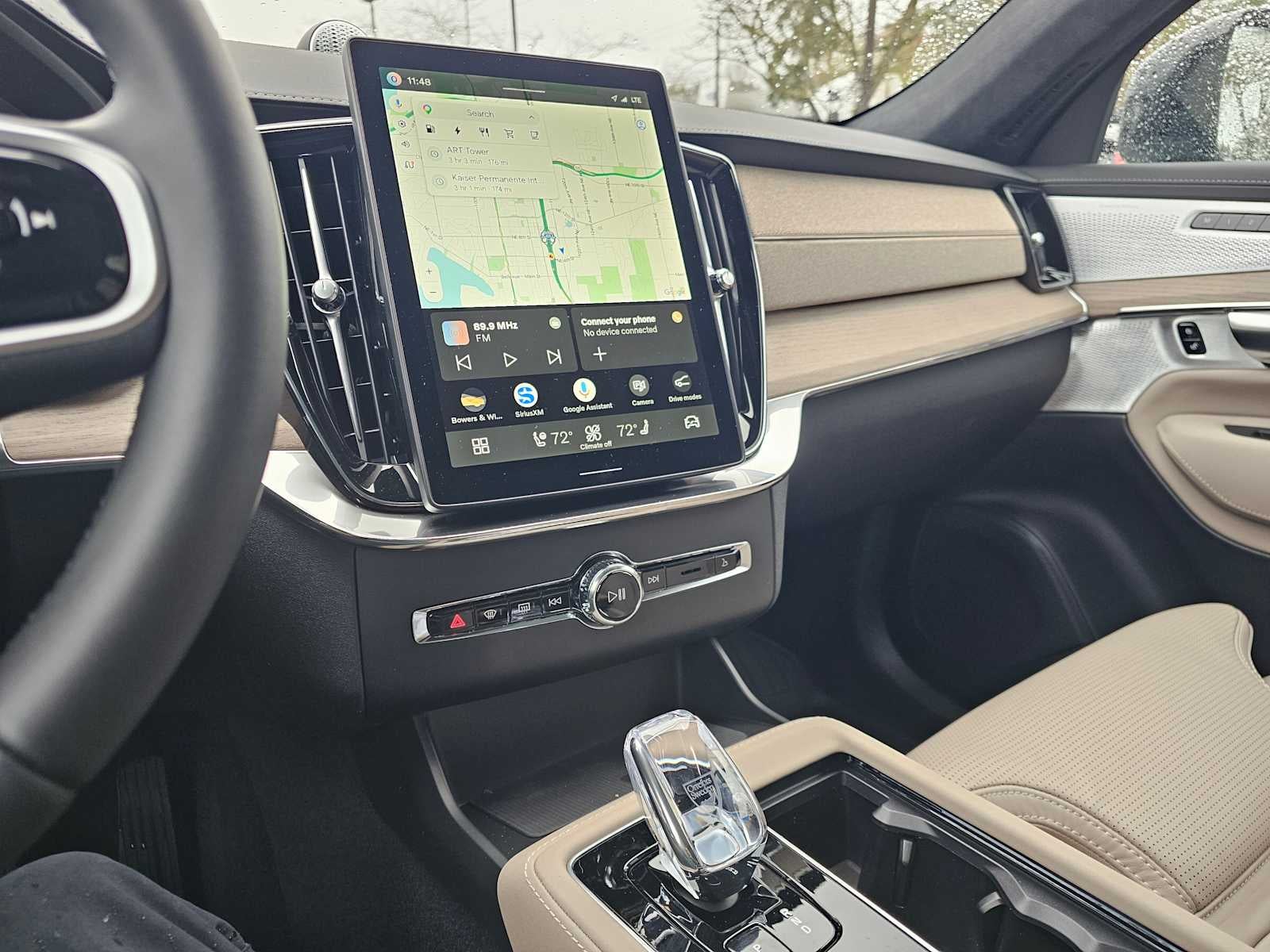 2026 Volvo XC90 Plug-In Hybrid Ultra Dark Theme