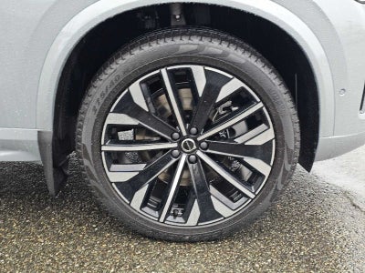 2026 Volvo XC90 Plug-In Hybrid Ultra Dark Theme
