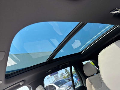 2026 Volvo XC90 Plug-In Hybrid Ultra Dark Theme