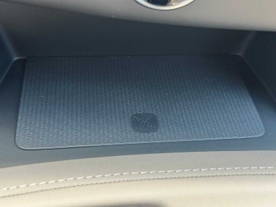 2026 Volvo XC90 Plug-In Hybrid Ultra Dark Theme
