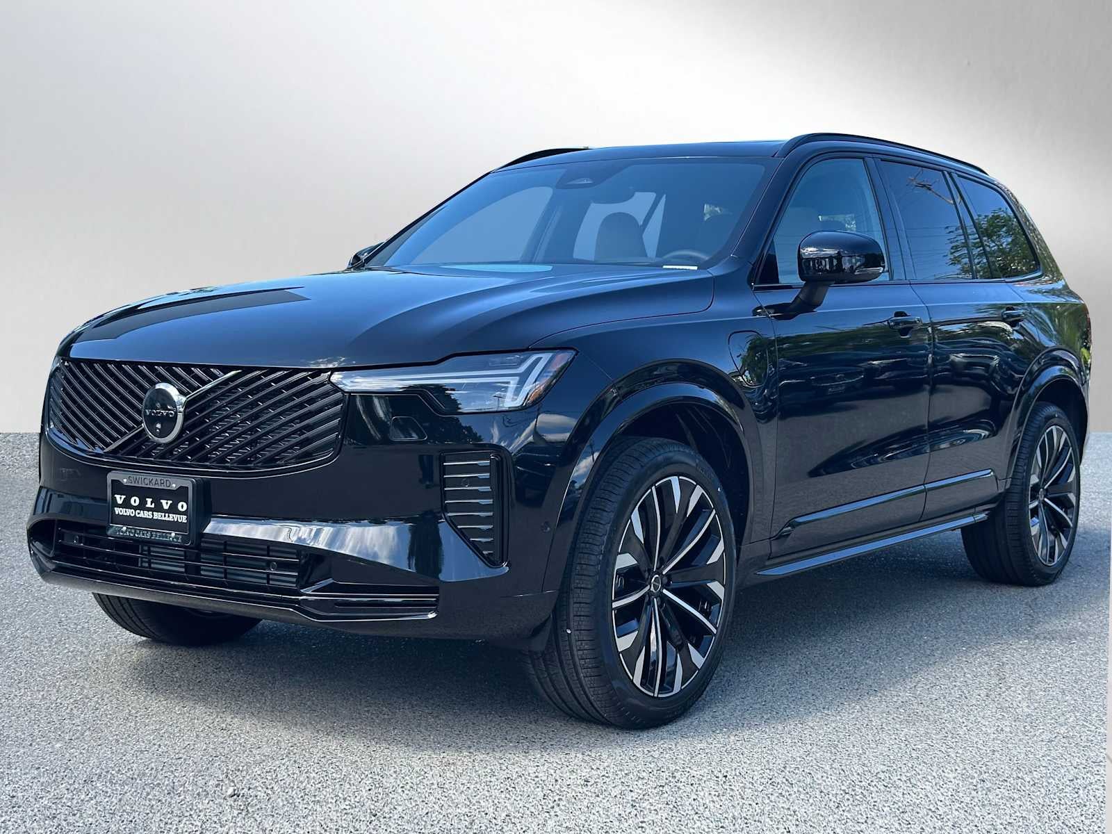 2026 Volvo XC90 Plug-In Hybrid Ultra Dark Theme