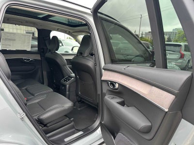2026 Volvo XC90 Plug-In Hybrid Ultra Dark Theme