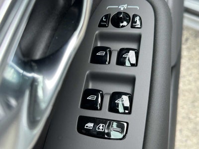 2026 Volvo XC90 Plug-In Hybrid Ultra Dark Theme