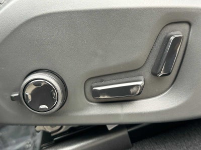 2026 Volvo XC90 Plug-In Hybrid Ultra Dark Theme