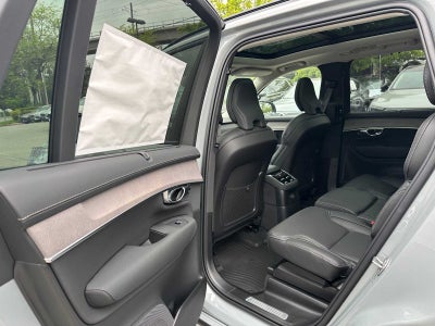 2026 Volvo XC90 Plug-In Hybrid Ultra Dark Theme