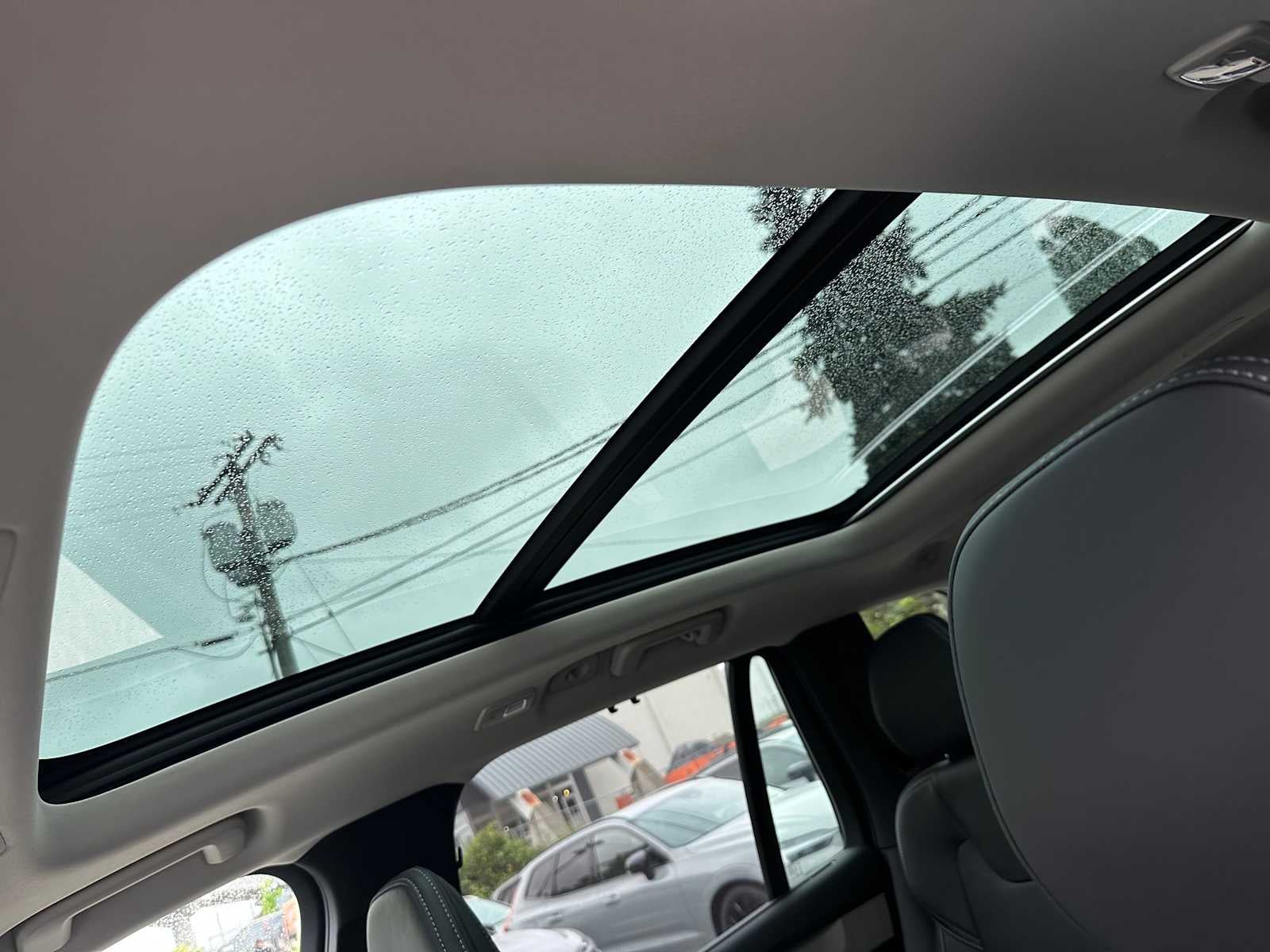 2026 Volvo XC90 Plug-In Hybrid Ultra Dark Theme